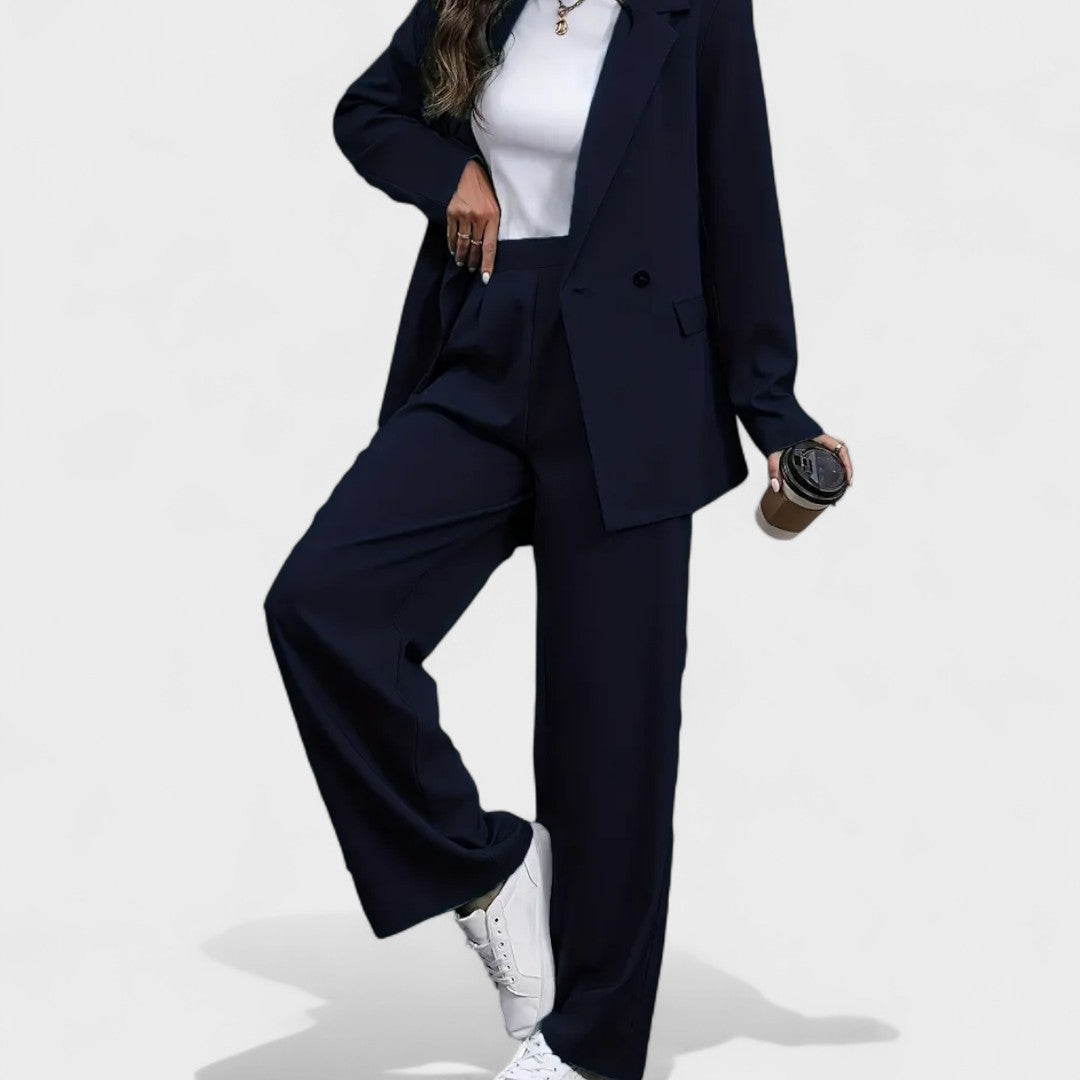 Micaela – Elegantni komplet sa blejzerom i pantalonama