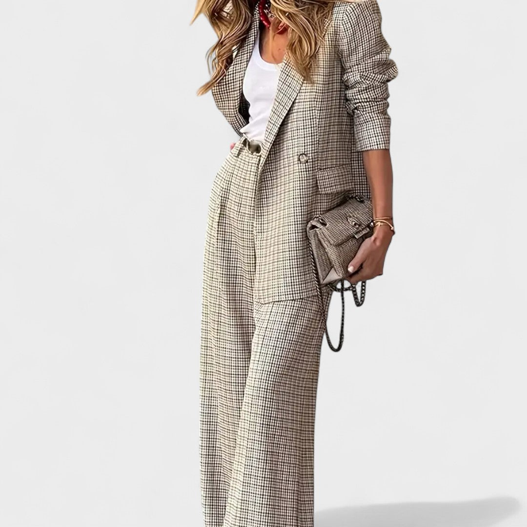 Carlota – Elegantni komplet sa blejzerom i pantalonama