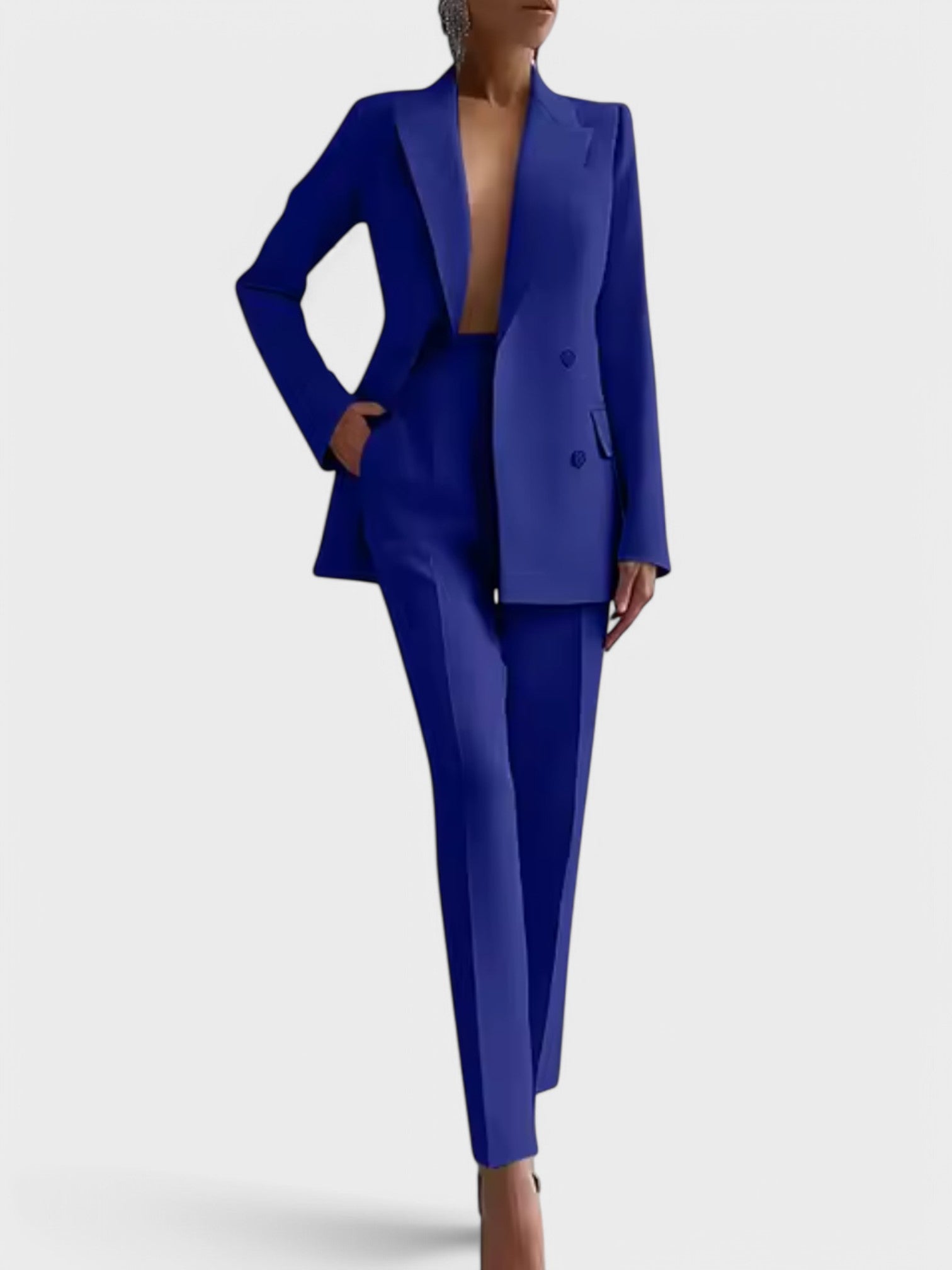 Olívia – Elegantni komplet sa blejzerom i pantalonama