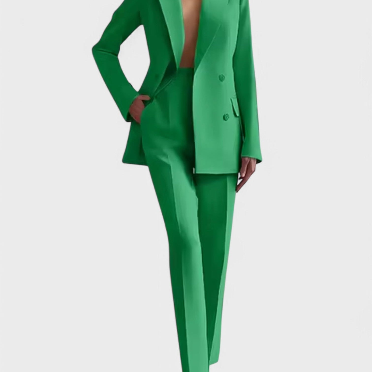 Olívia – Elegantni komplet sa blejzerom i pantalonama