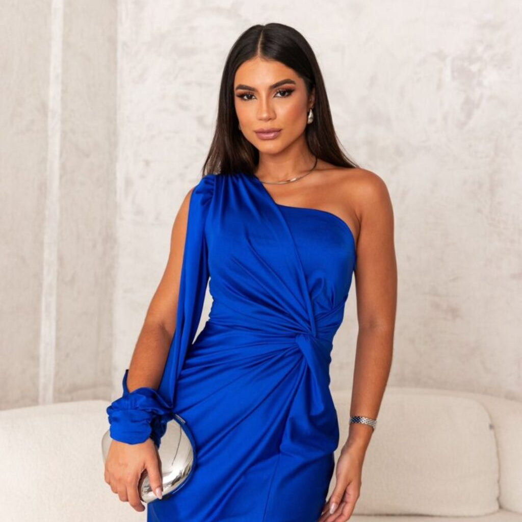Anna - Elegantna haljina za žene sa lepom siluetom