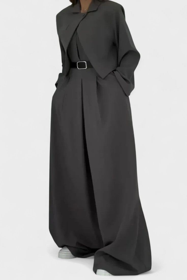 Aritzia – Elegantni dvodelni komplet sa kombinezonom i kaputom