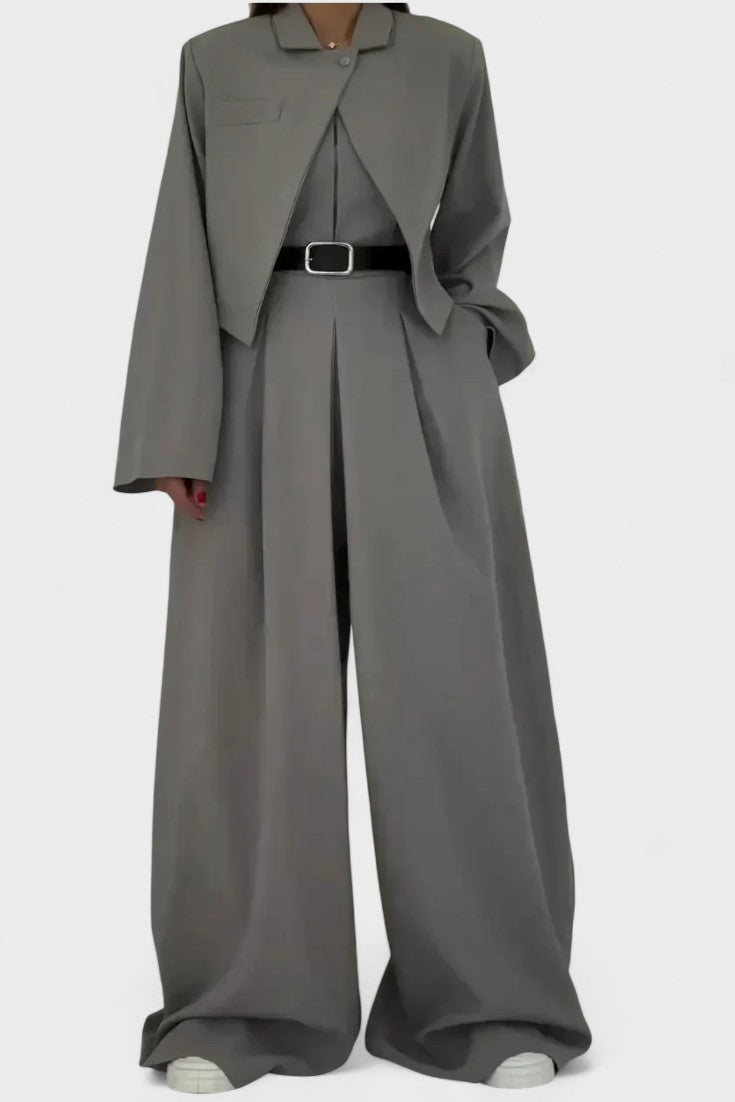 Aritzia – Elegantni dvodelni komplet sa kombinezonom i kaputom