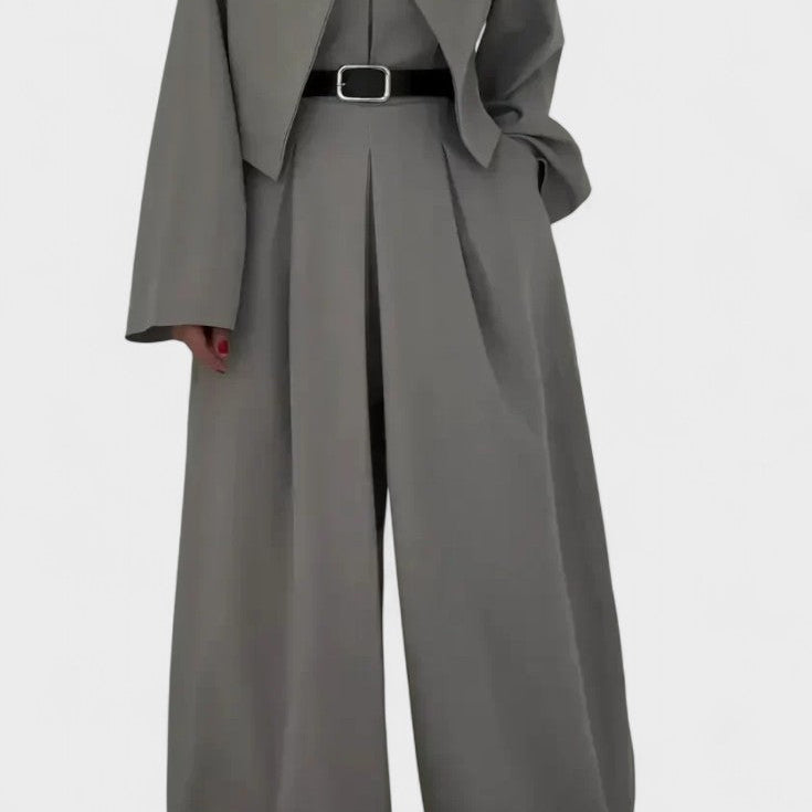 Aritzia – Elegantni dvodelni komplet sa kombinezonom i kaputom