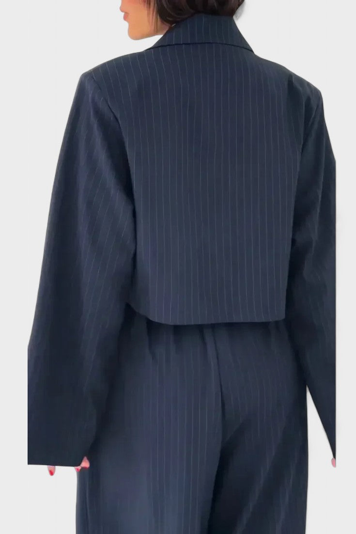 Aritzia – Elegantni dvodelni komplet sa kombinezonom i kaputom