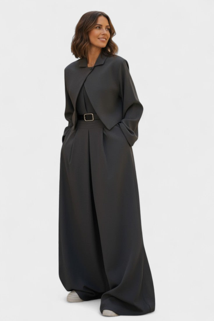 Aritzia – Elegantni dvodelni komplet sa kombinezonom i kaputom