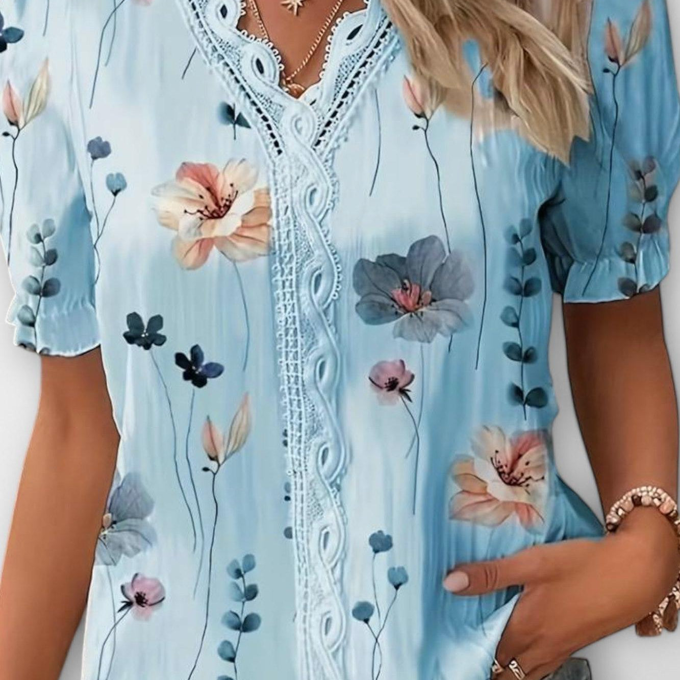 Bruna - Elegantan top sa V izrezom u obliku srca