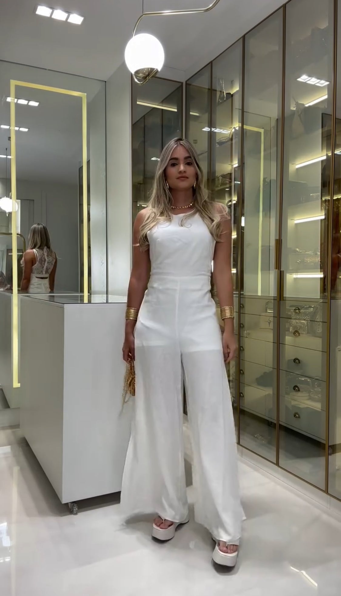 Katalina – Elegantni čipkani kombinezon