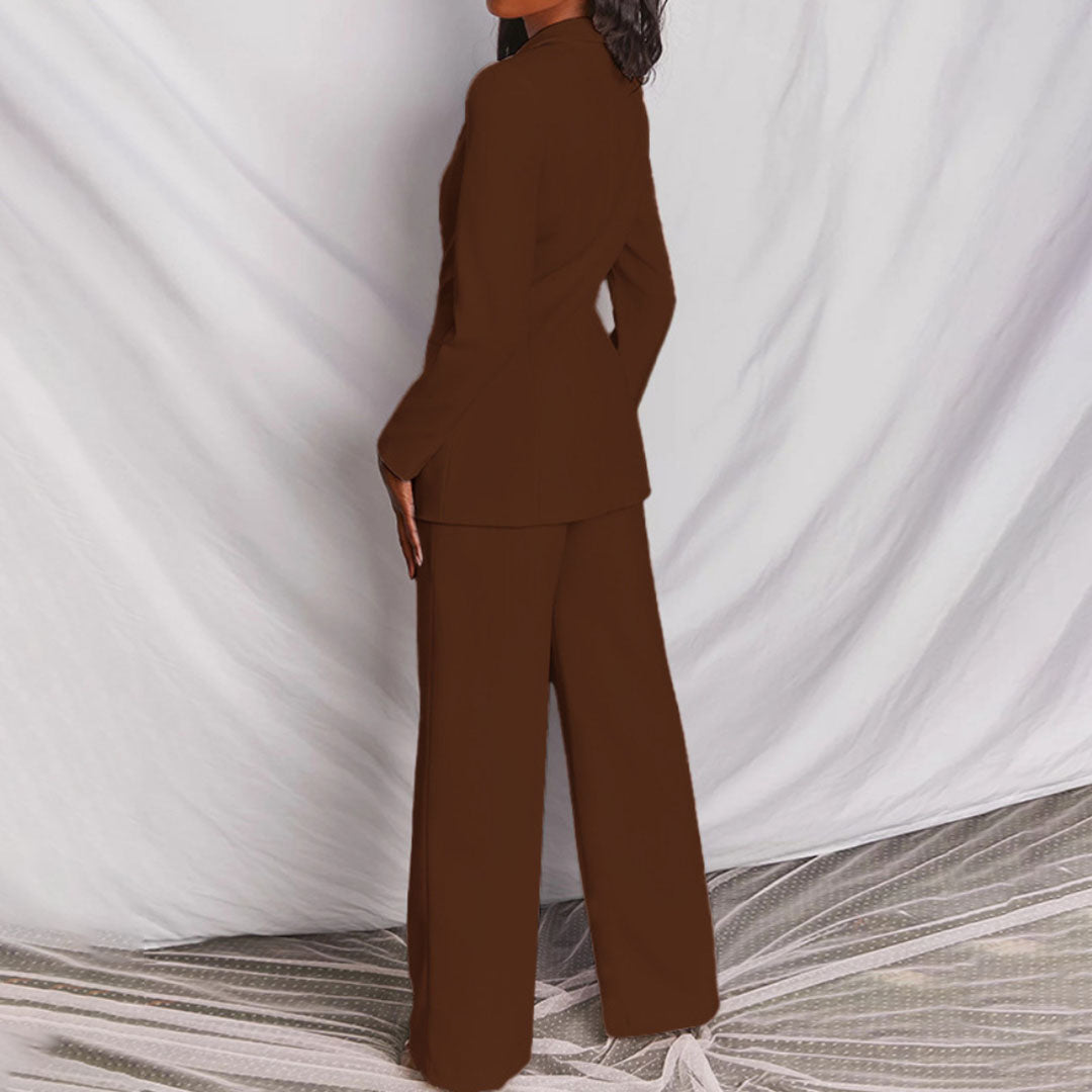 Lara – Elegantni komplet sa blejzerom i pantalonama
