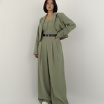 Julia – Elegantni trodelni komplet sa topom, pantalonama i jaknom