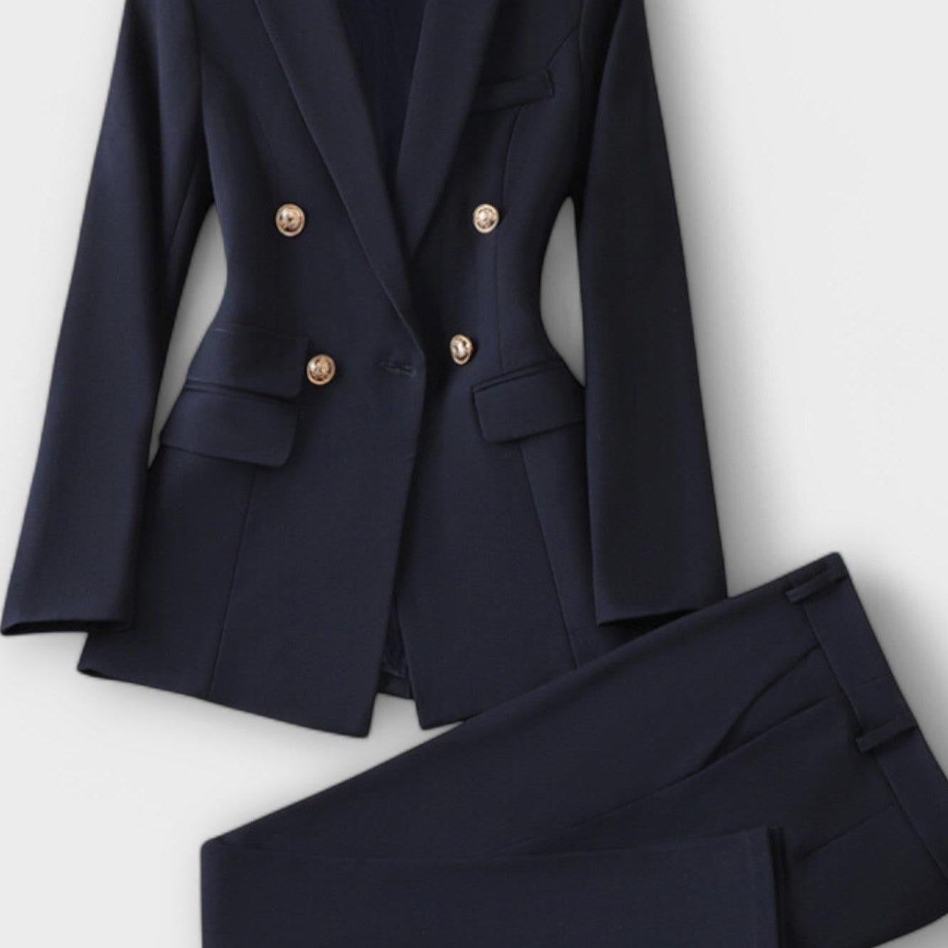 Julija – Elegantni komplet sa blejzerom i pantalonama