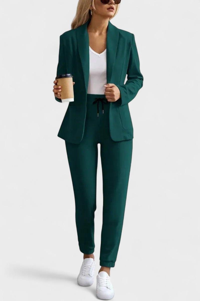 Noa – Elegantni komplet sa blejzerom i pantalonama