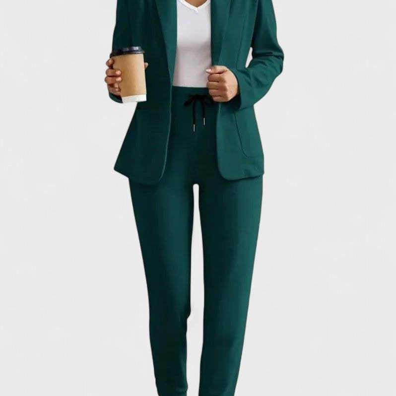 Noa – Elegantni komplet sa blejzerom i pantalonama