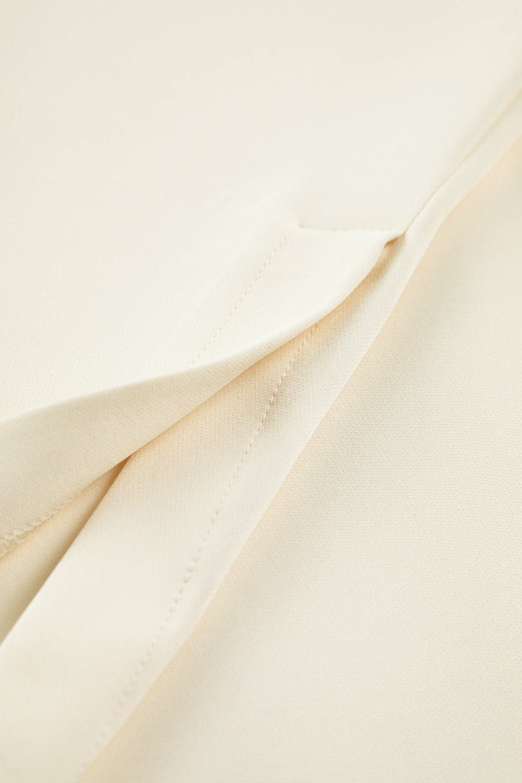 Sada Paesha – Minimalistički komplet sa topom i pantalonama