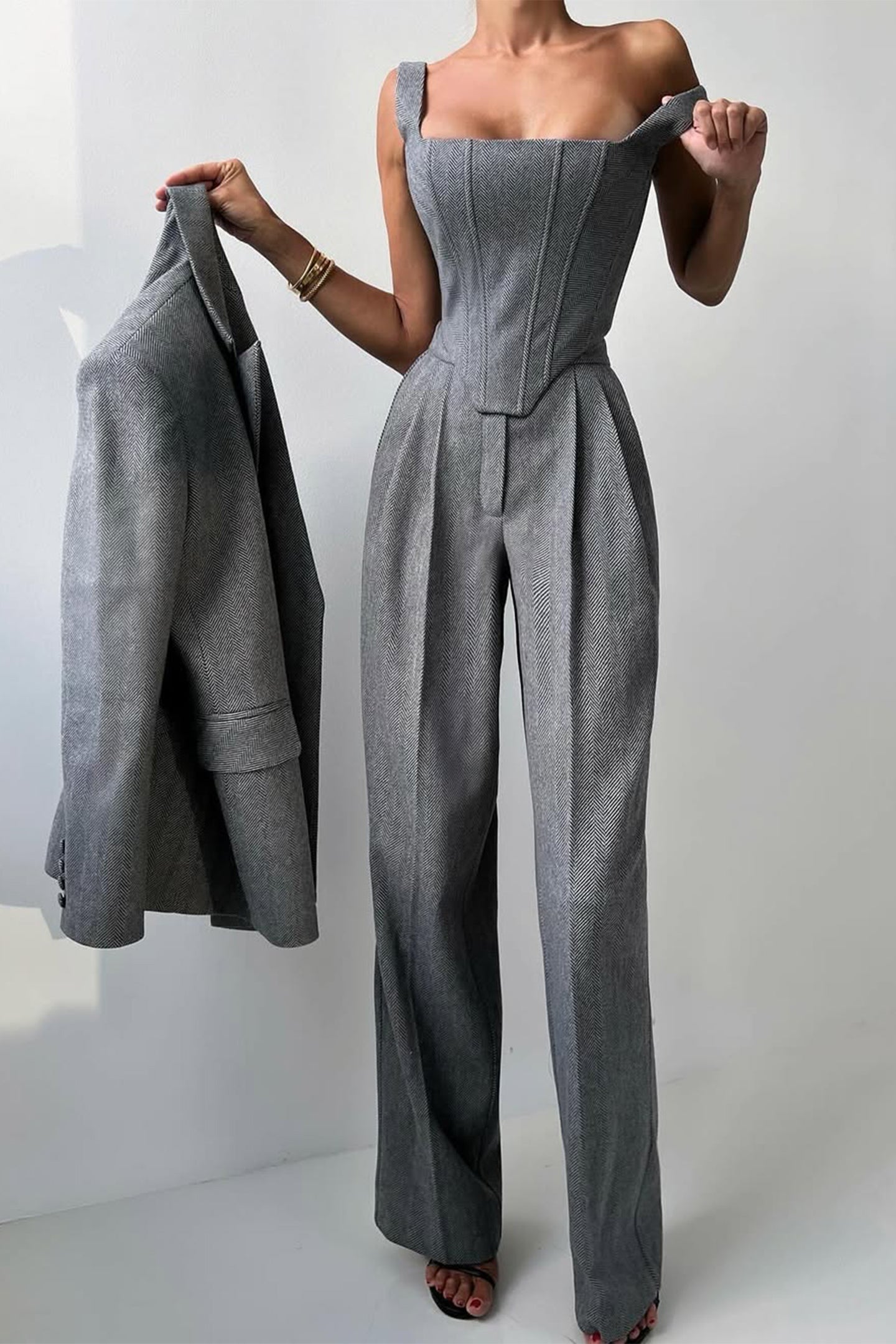 Elegantni komplet sa blejzerom i pantalonama
