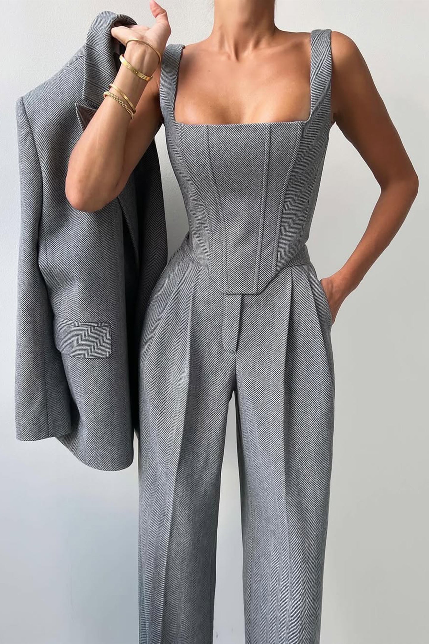 Elegantni komplet sa blejzerom i pantalonama