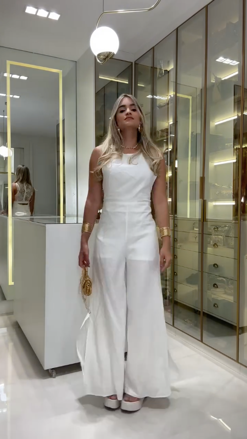 Katalina – Elegantni čipkani kombinezon