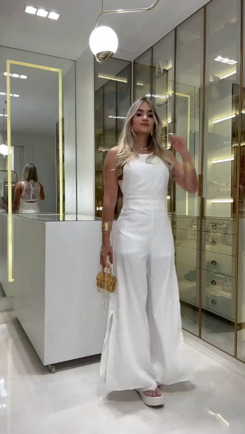 Katalina – Elegantni čipkani kombinezon
