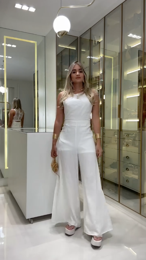 Katalina – Elegantni čipkani kombinezon