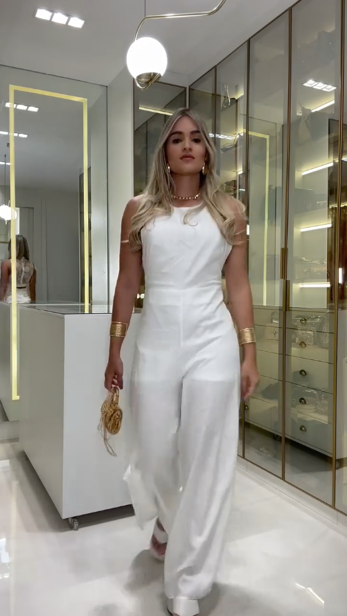Katalina – Elegantni čipkani kombinezon