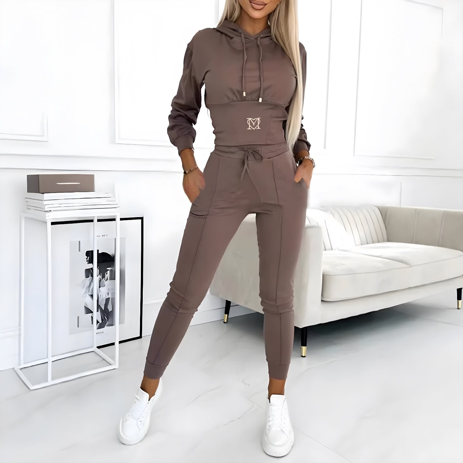 Kalina – Elegantni dvodelni komplet sa topom i pantalonama
