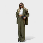Ana – Elegantni komplet sa blejzerom i pantalonama