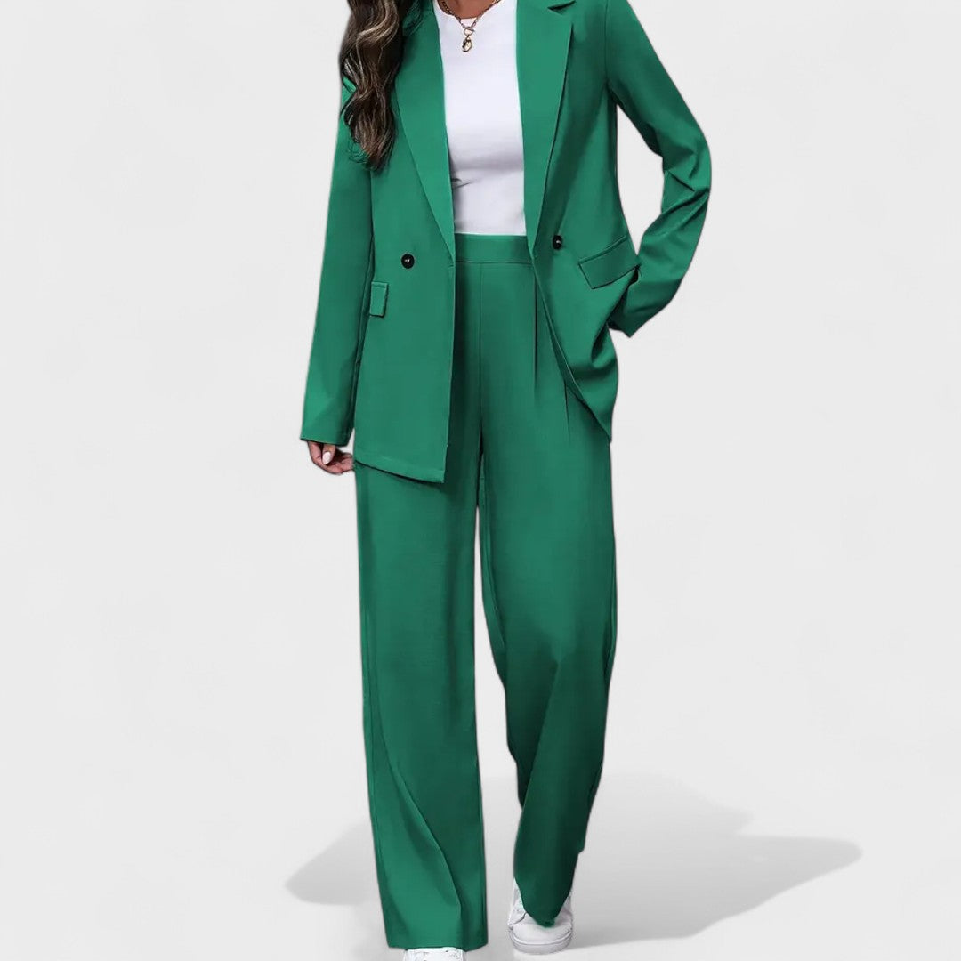 Micaela – Elegantni komplet sa blejzerom i pantalonama