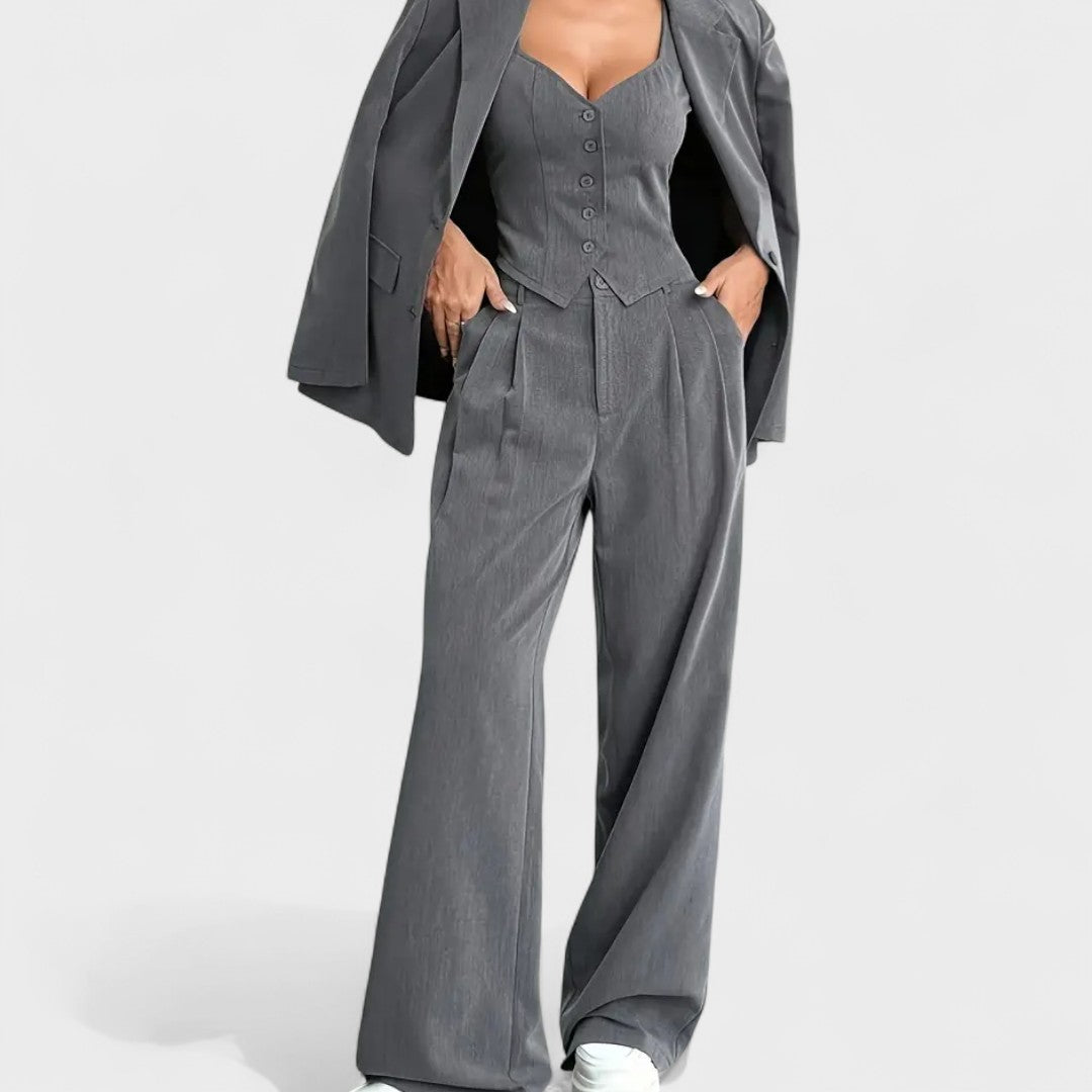 Madalena – Elegantni komplet sa blejzerom i pantalonama