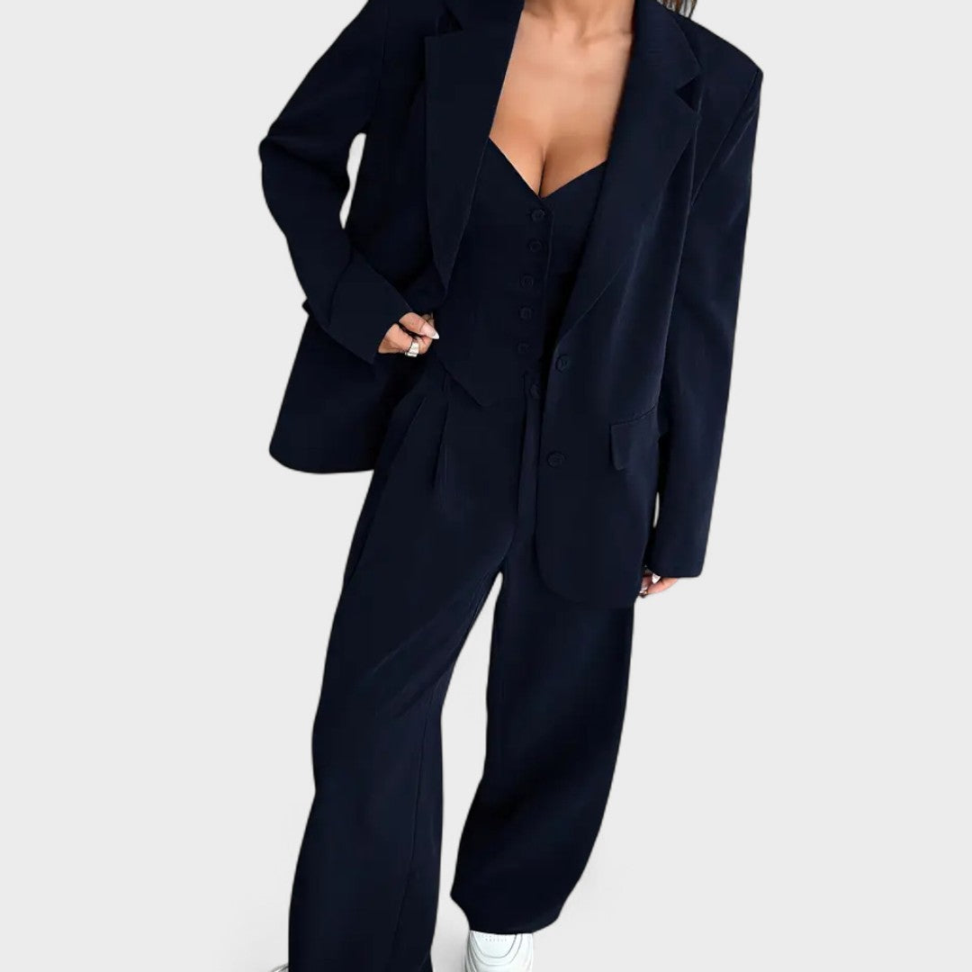 Madalena – Elegantni komplet sa blejzerom i pantalonama