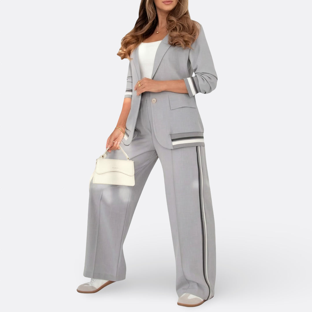 Clara – Elegantni komplet sa blejzerom i pantalonama